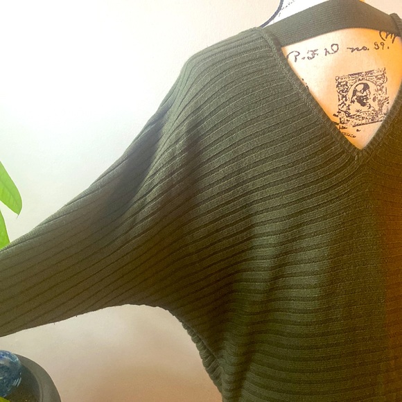 NY&Co Oversized Open Bar back Sweater - Picture 5 of 9